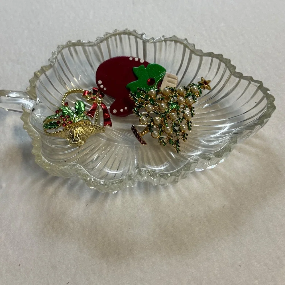 Glass leaf serving/trinket/jewlery tray
